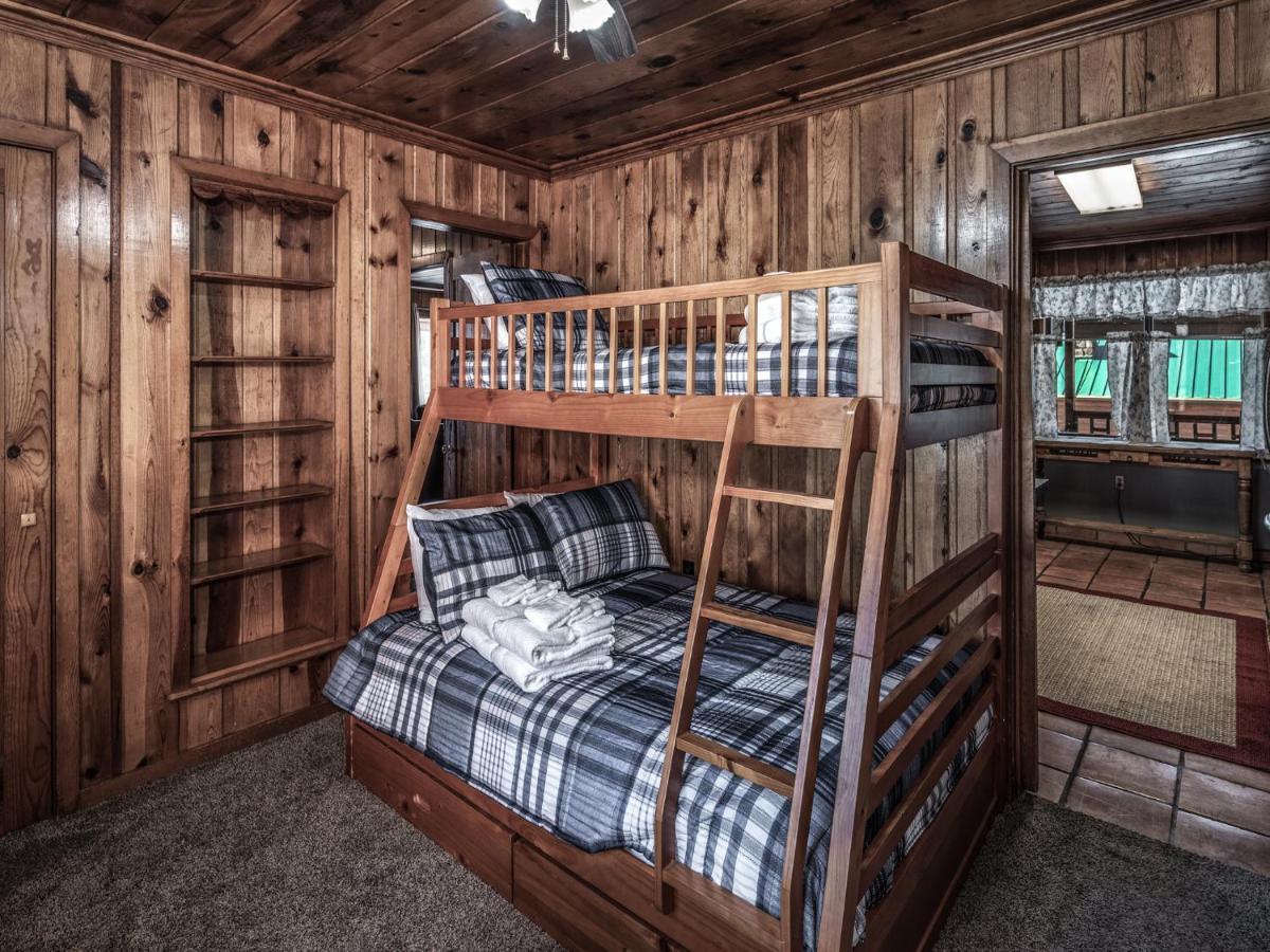Alpine Cabin, 3 Bedrooms, Deck, Sleeps 8 Руидозо Экстерьер фото